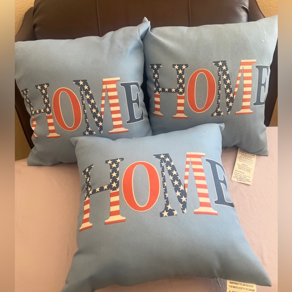 NWOT HOME Patriotic Accent Throw Pillow - Set of 3